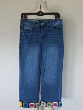 Laurie Felt Daisy Denim Wide Leg cropped jeans with granny square hem-6